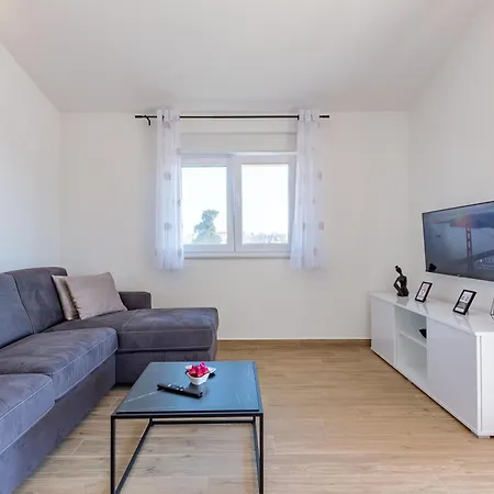 Elena&lana Apartment