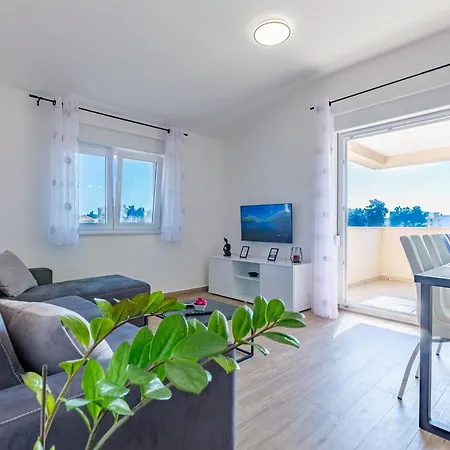 Elena&lana Apartment